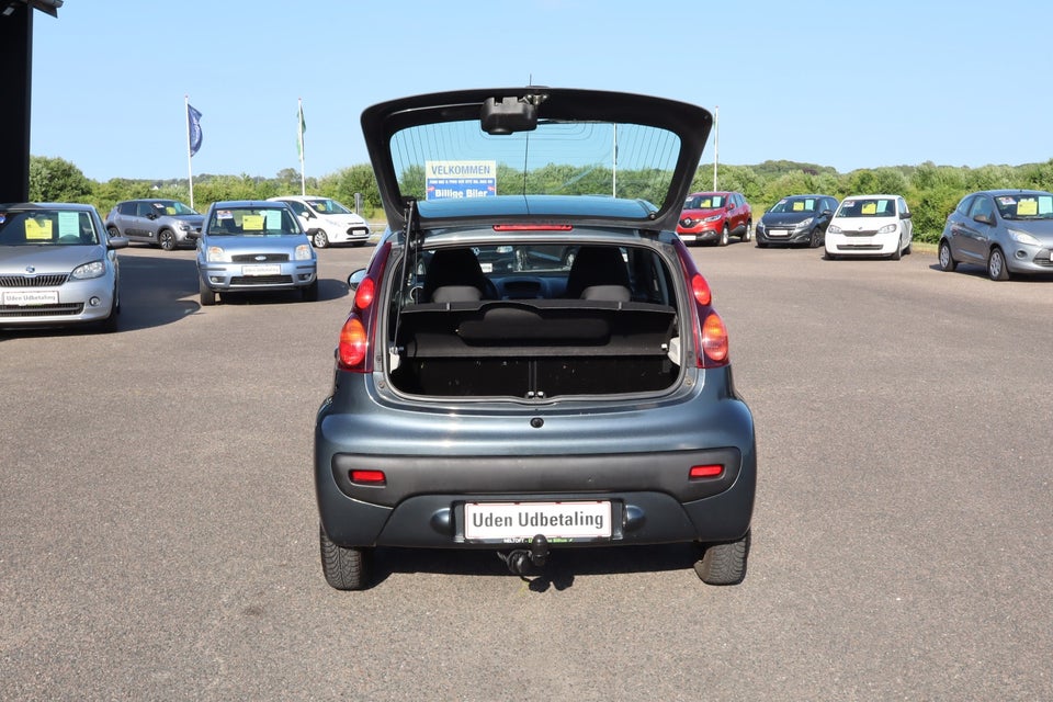 Peugeot 107 1,0 Champion Connect 5d