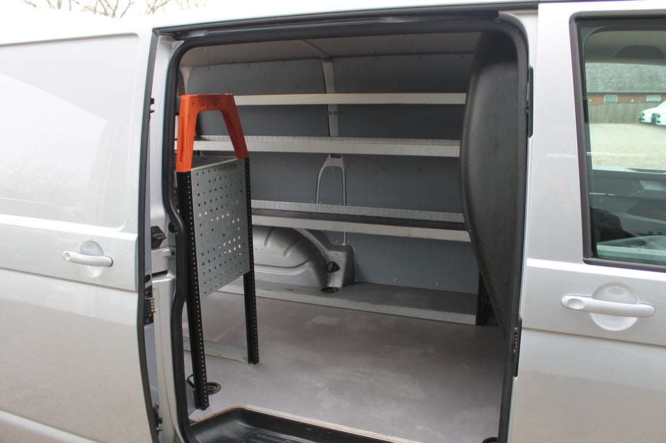 VW Transporter 2,0 TDi 150 Kassevogn DSG kort