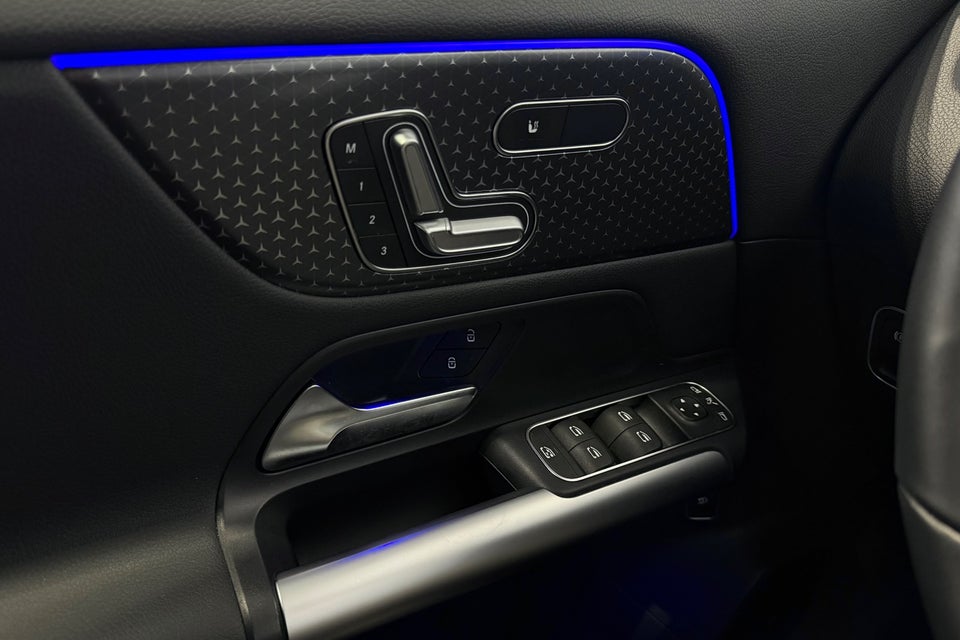 Mercedes EQA300 Progressive 4Matic 5d