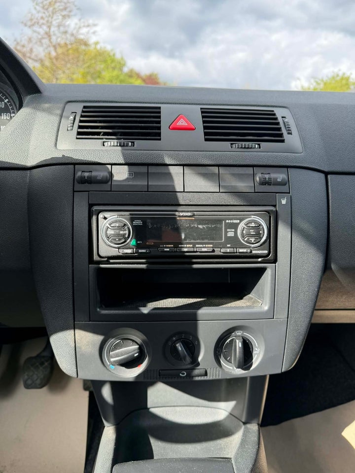 Skoda Fabia 1,4 16V 75 Ambiente 4d
