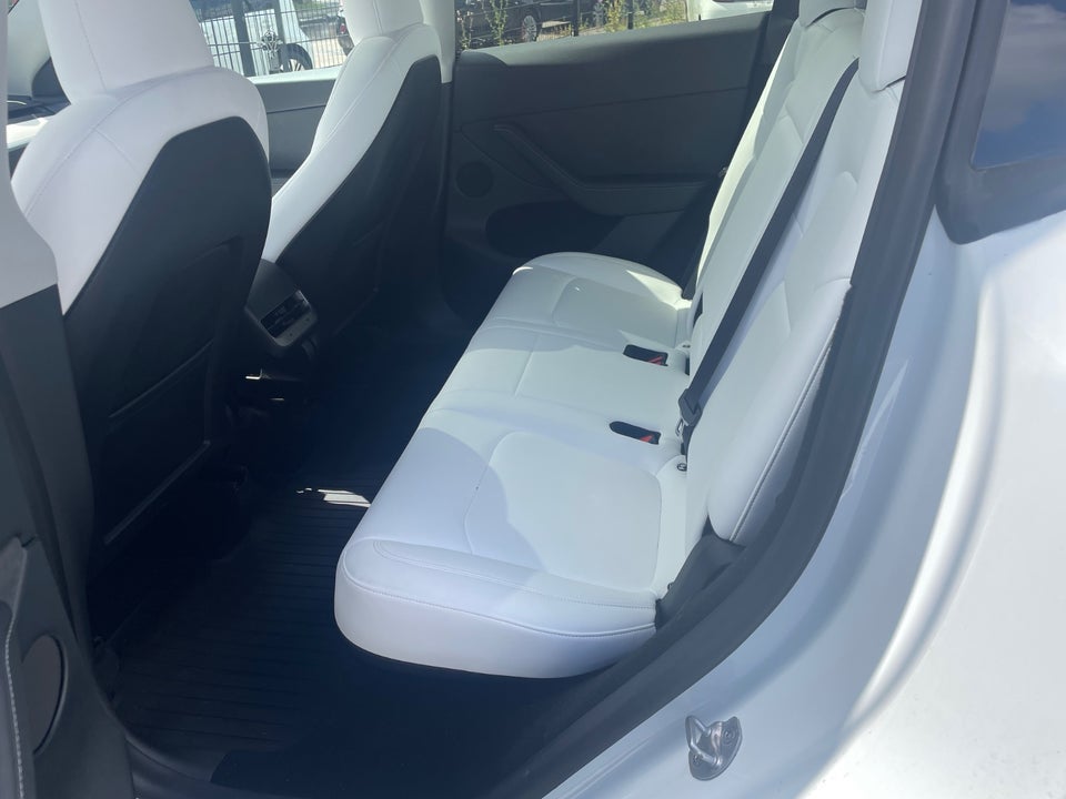 Tesla Model Y Long Range AWD 5d