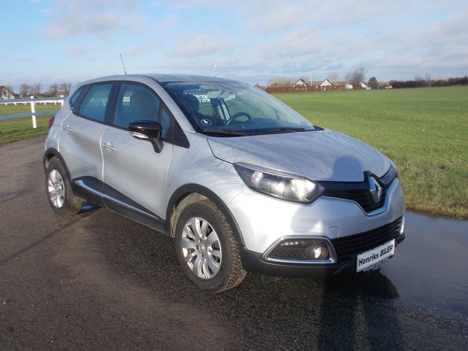 Renault Captur 0,9 TCe 90 Expression 5d