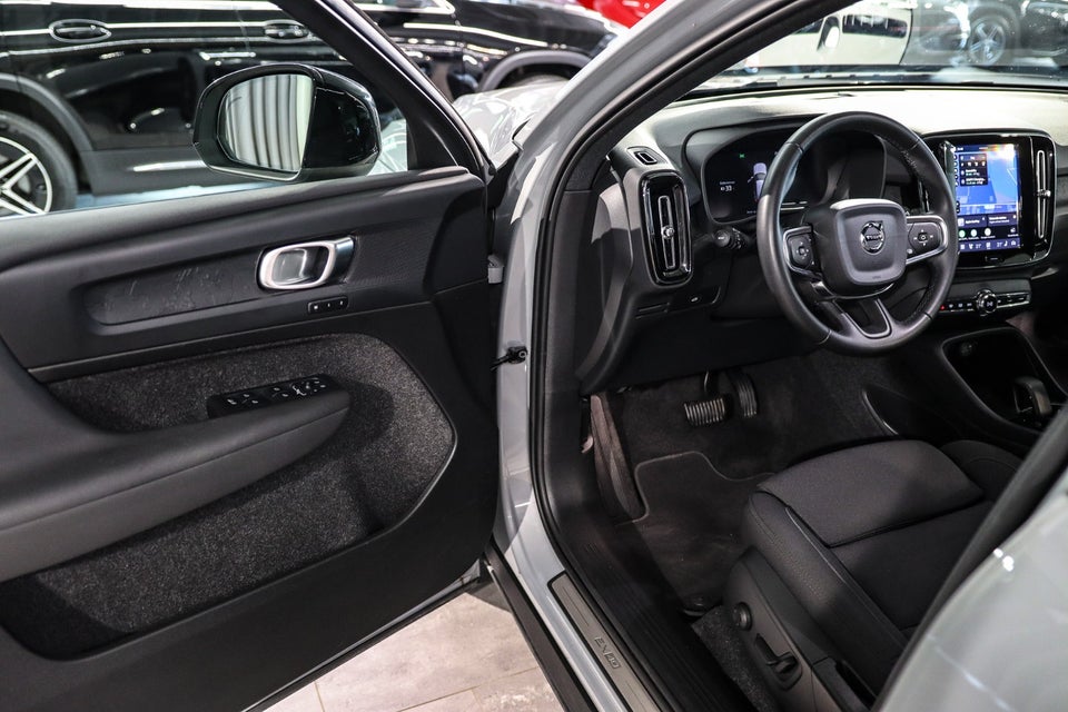 Volvo EX40 Extended Range Plus 5d