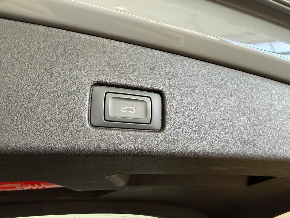 Audi Q4 e-tron 40 S-line 5d