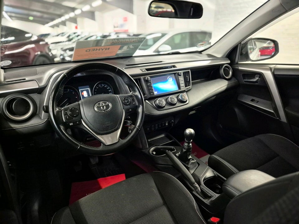 Toyota RAV4 2,0 D-4D T2 5d