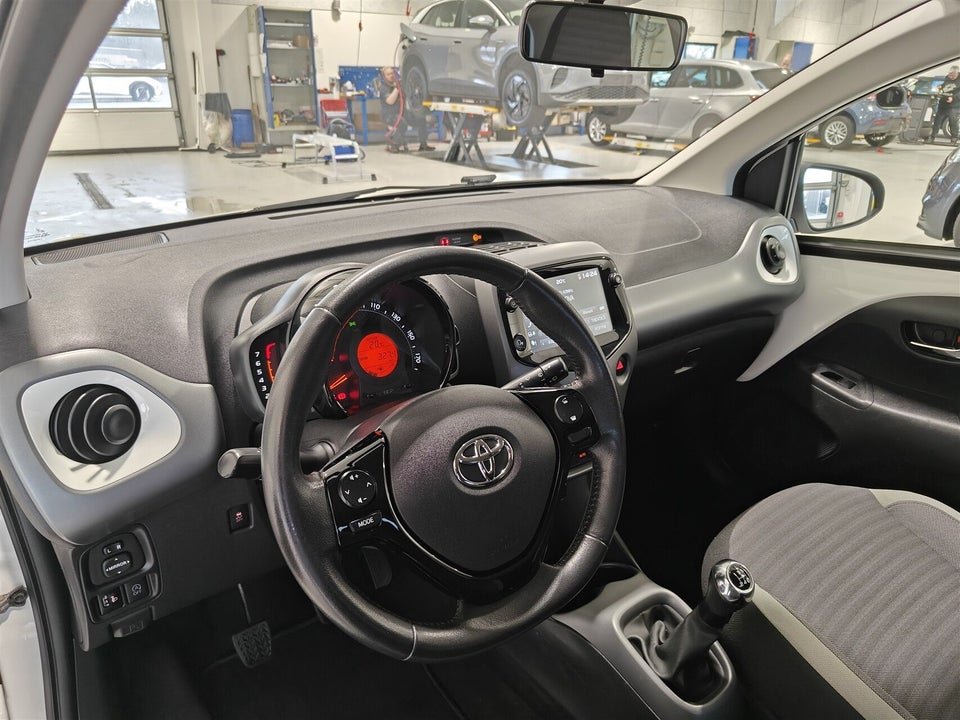 Toyota Aygo 1,0 VVT-i x-pression 5d