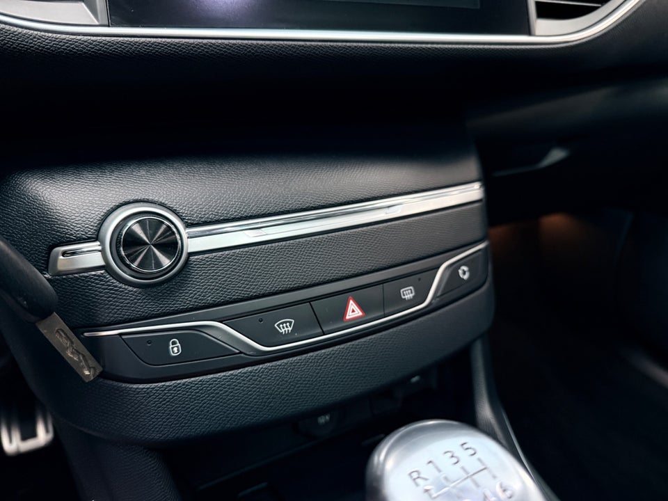 Peugeot 308 1,6 BlueHDi 120 Allure Sky SW 5d