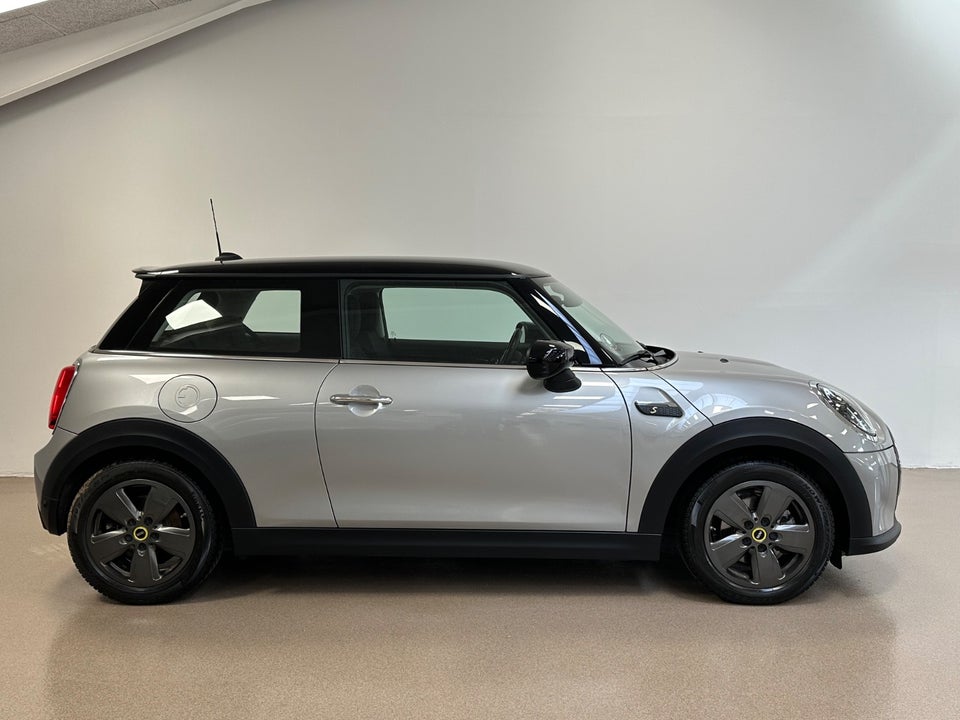 MINI Cooper SE Essential 3d