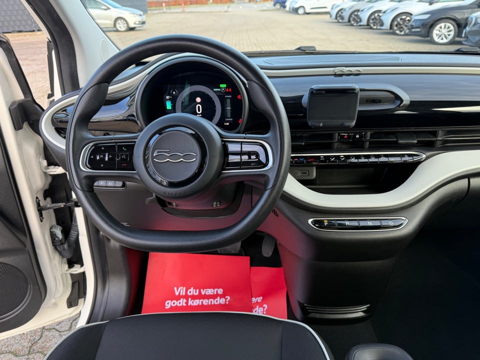 Fiat 500e 24 Action 3d