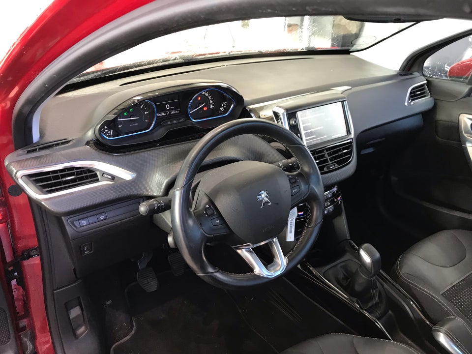 Peugeot 2008 1,2 PureTech 110 Allure+ 5d