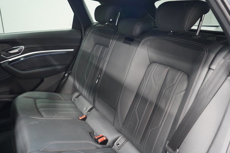 Audi e-tron 55 S-line quattro 5d