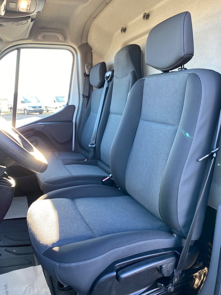 Renault Master IV T33 2,3 dCi 180 L2H2 Kassevogn