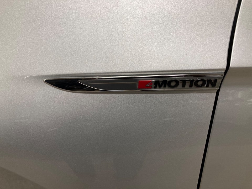 VW Passat 2,0 TSi 280 R-line Variant DSG 4Motion 5d