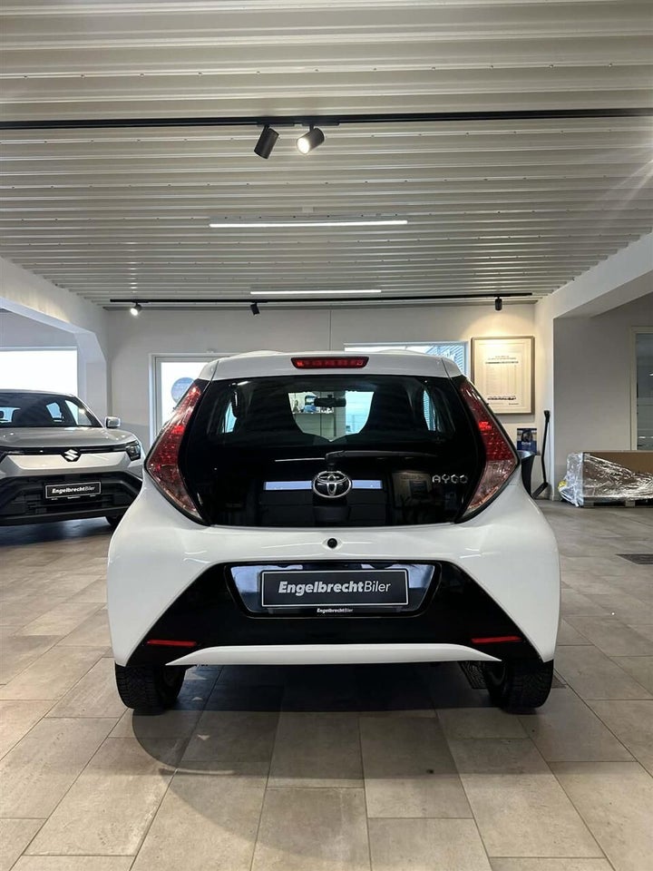 Toyota Aygo 1,0 VVT-i x-press x-shift 5d