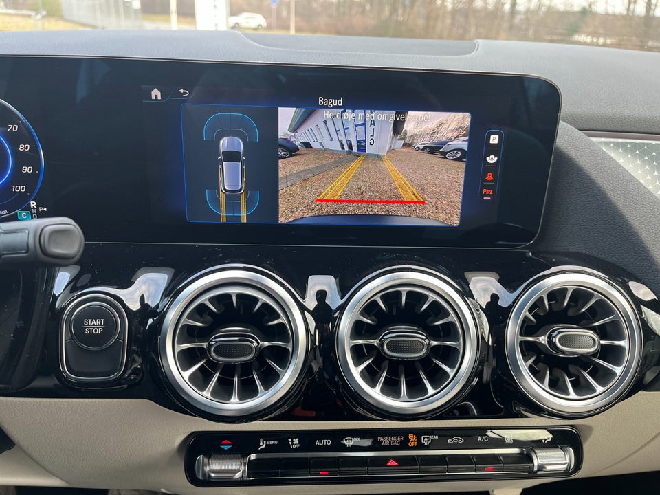 Mercedes EQA300 Progressive 4Matic 5d