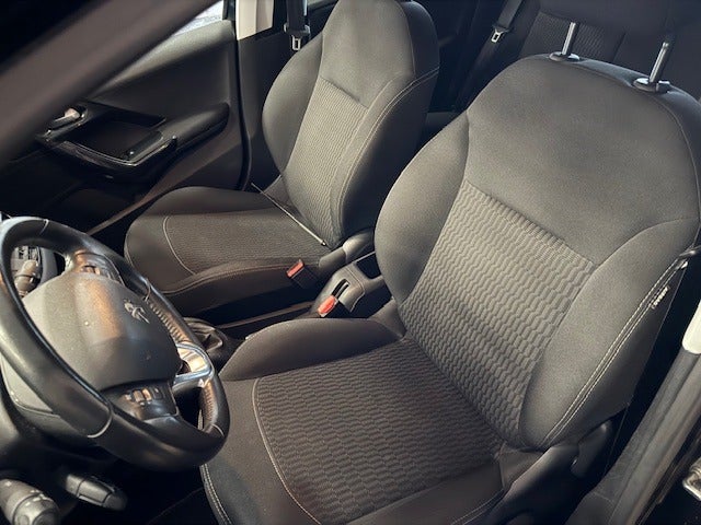 Peugeot 208 1,6 BlueHDi 100 Envy+ 5d