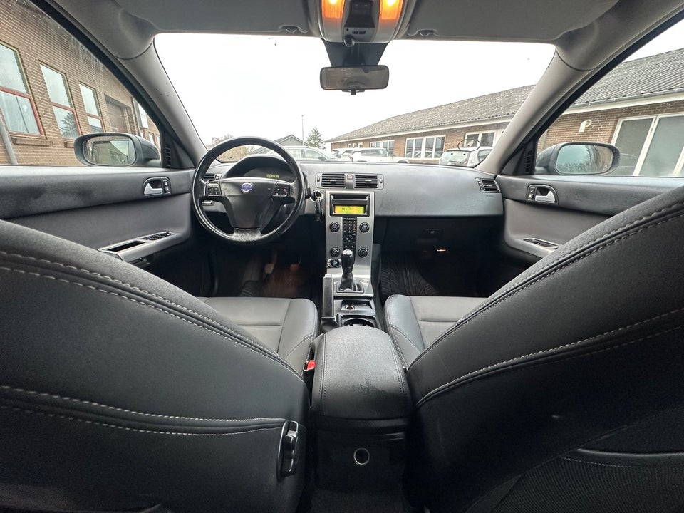 Volvo V50 1,8 Momentum 5d