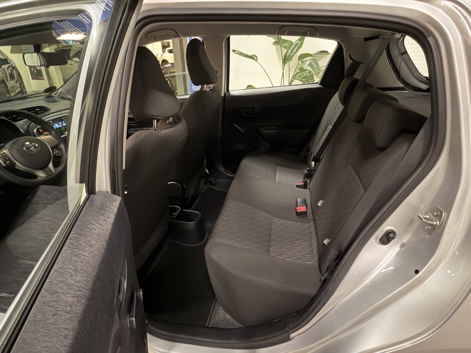 Toyota Yaris 1,3 VVT-i T1 5d