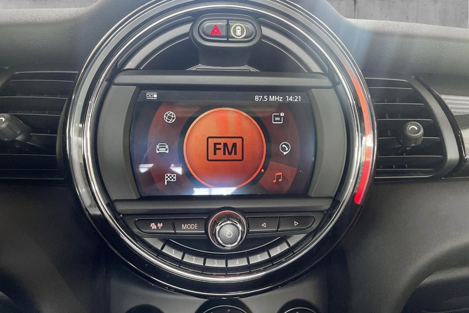 MINI Cooper SE Greenwich 3d