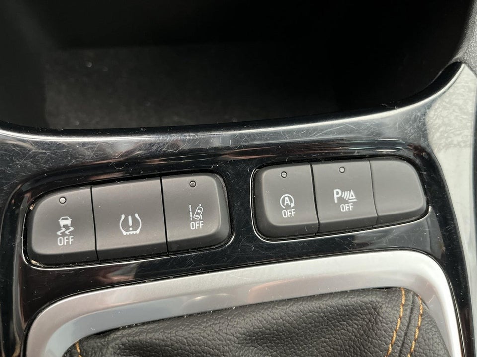 Opel Crossland X 1,2 Sport 5d