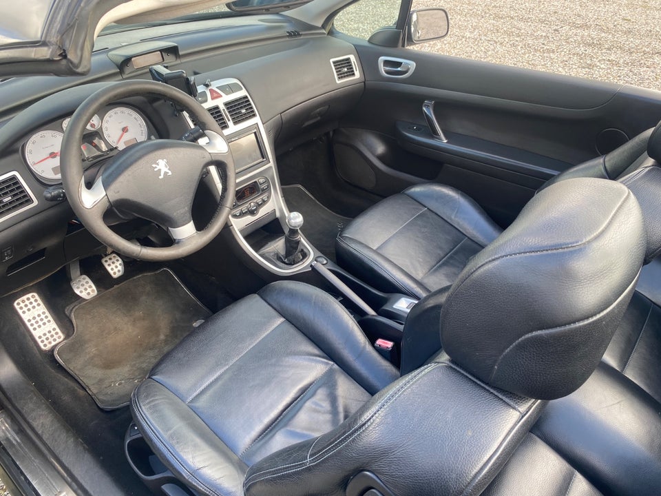 Peugeot 307 2,0 16V CC 2d