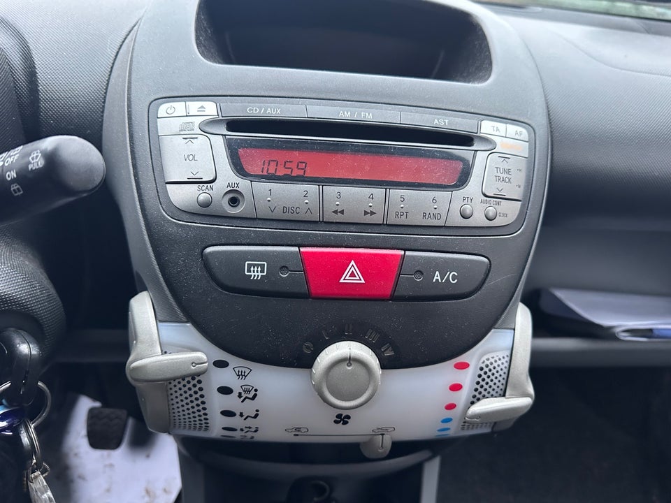 Peugeot 107 1,0 Active 5d