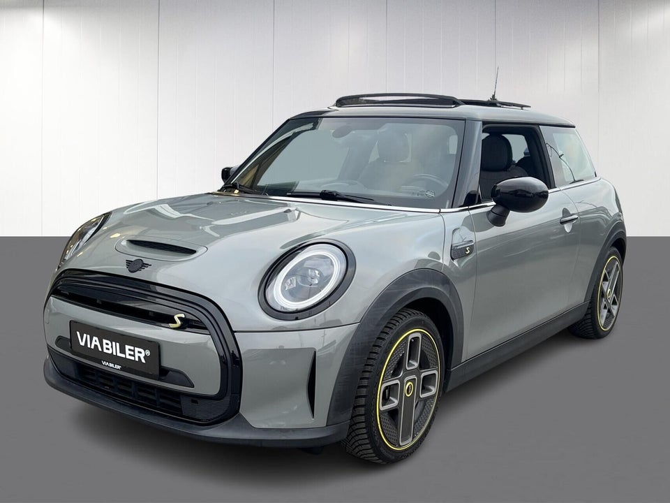 MINI Cooper SE Essential 3d