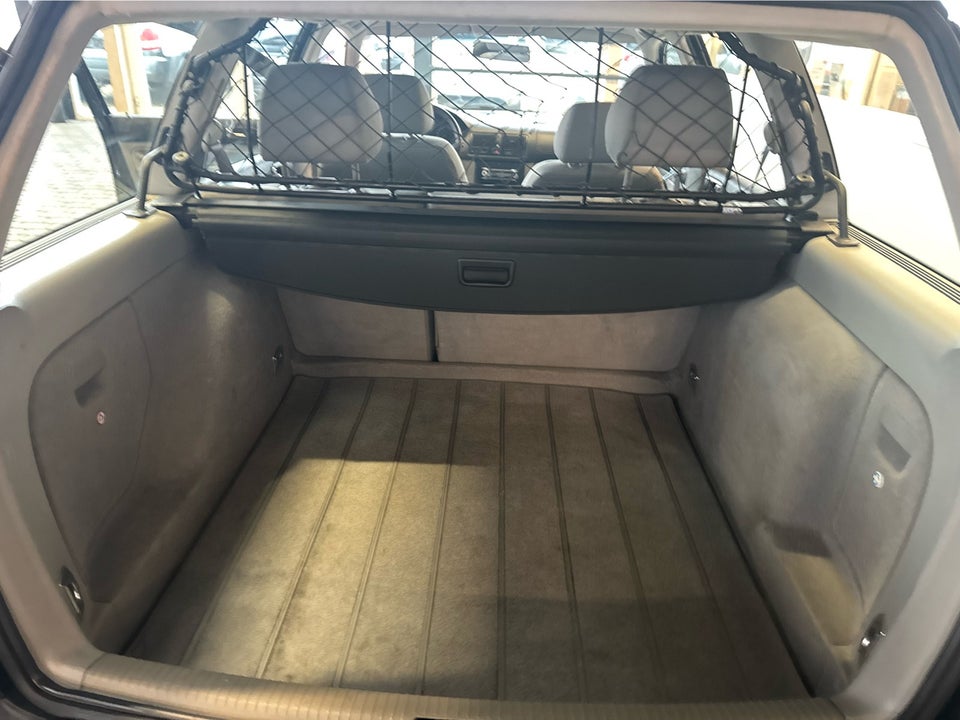 VW Golf IV 1,6 Comfortline Variant aut. 5d