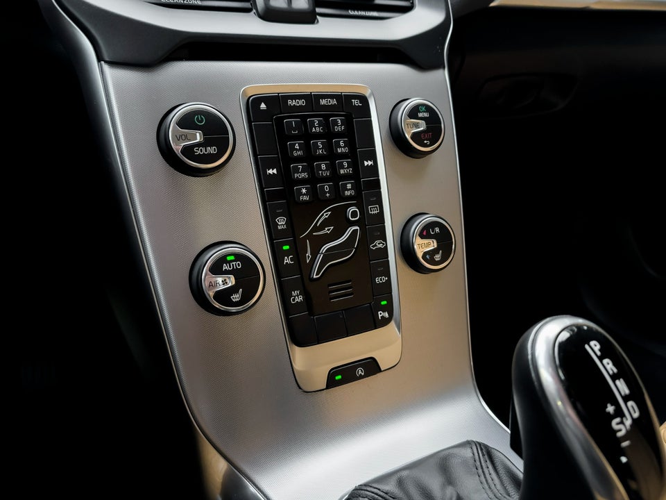 Volvo V40 1,5 T3 152 Inscription aut. 5d