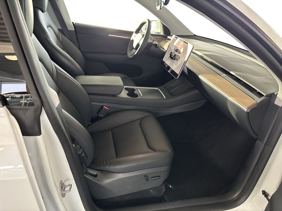 Tesla Model Y Long Range AWD 5d