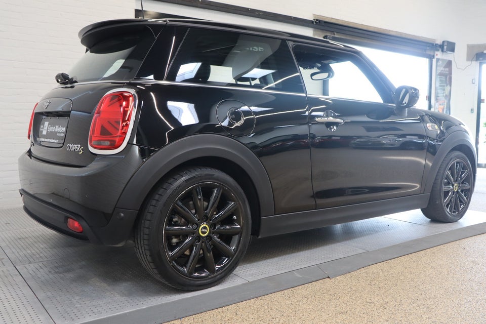 MINI Cooper SE Maximise 3d