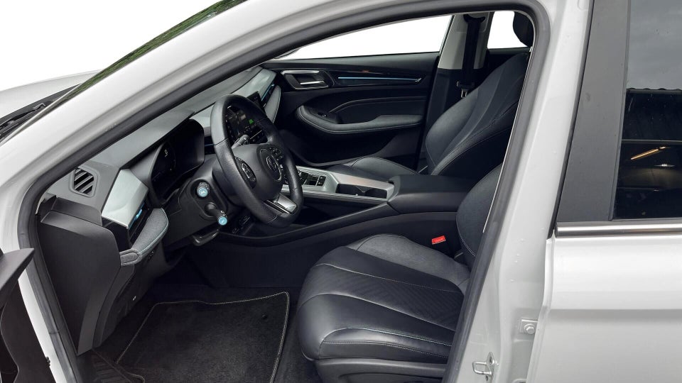 MG MG5 61 Luxury 5d