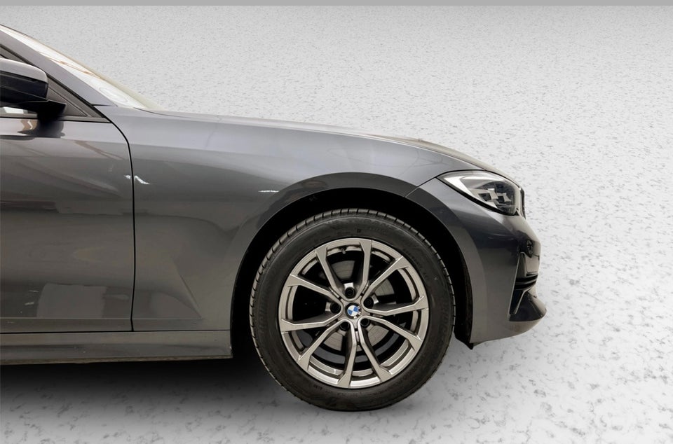 BMW 320i 2,0 Connected aut. 4d