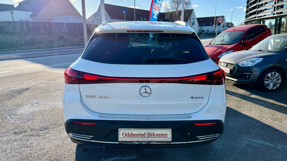 Mercedes EQA300 Progressive 4Matic 5d