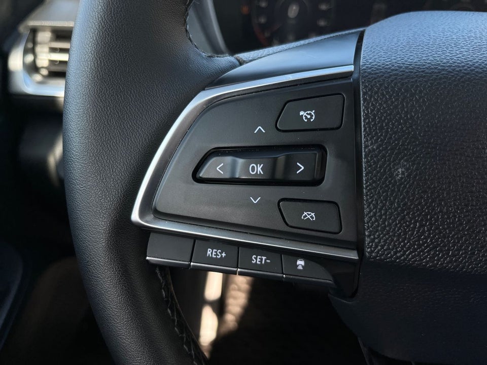 Maxus Euniq5 70 6prs 5d