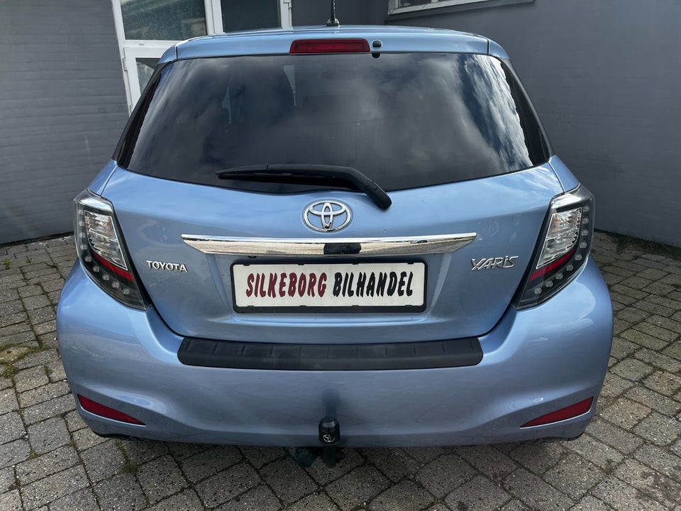 Toyota Yaris 1,3 VVT-i T2 5d