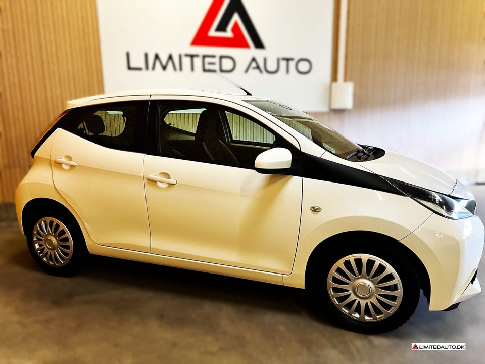 Toyota Aygo 1,0 VVT-i x-press 5d