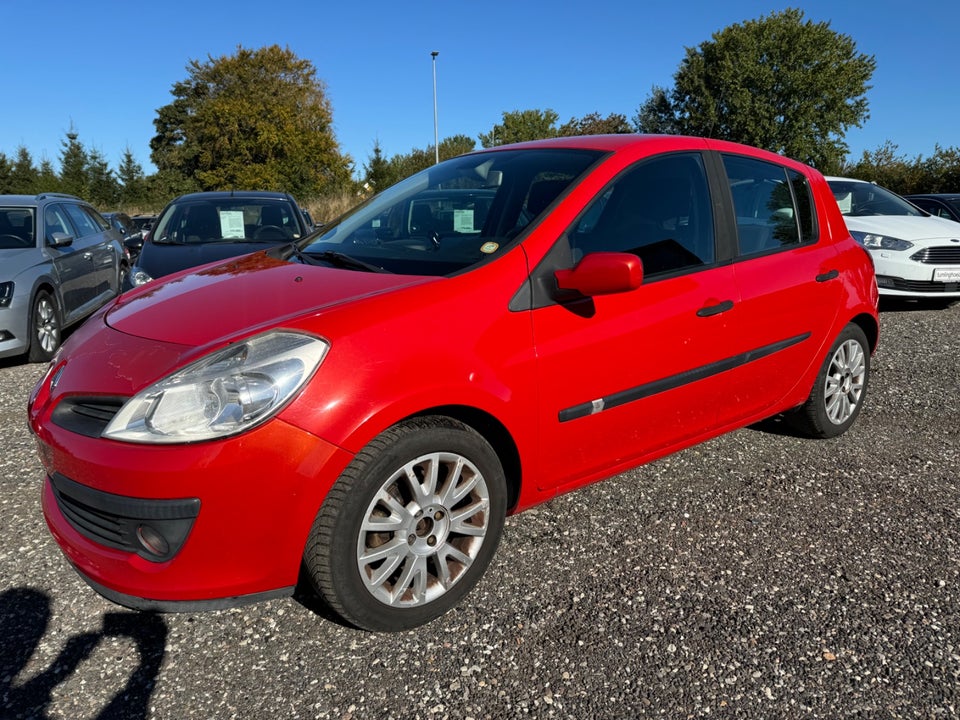 Renault Clio II 1,6 Dynamique 5d