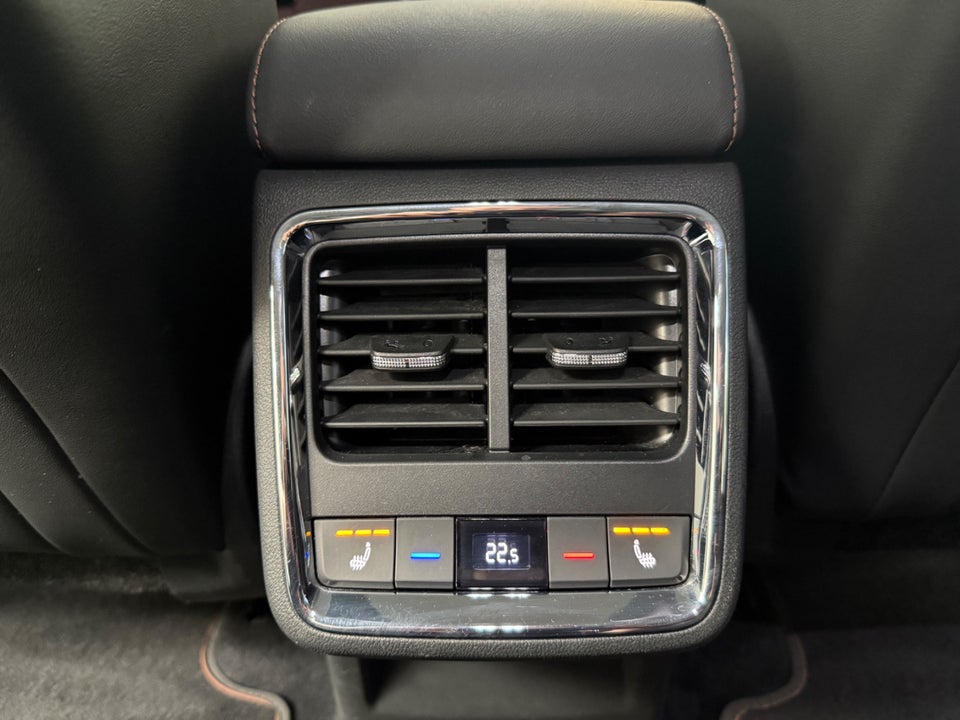 Skoda Enyaq 80 iV Suite 5d