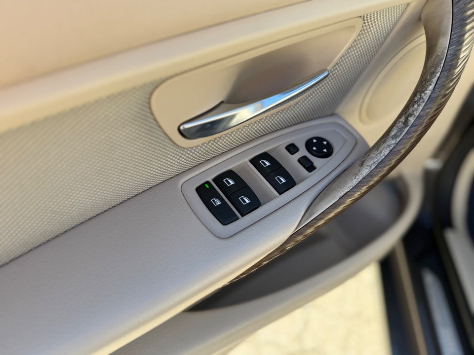 BMW 320d 2,0 Touring aut. 5d