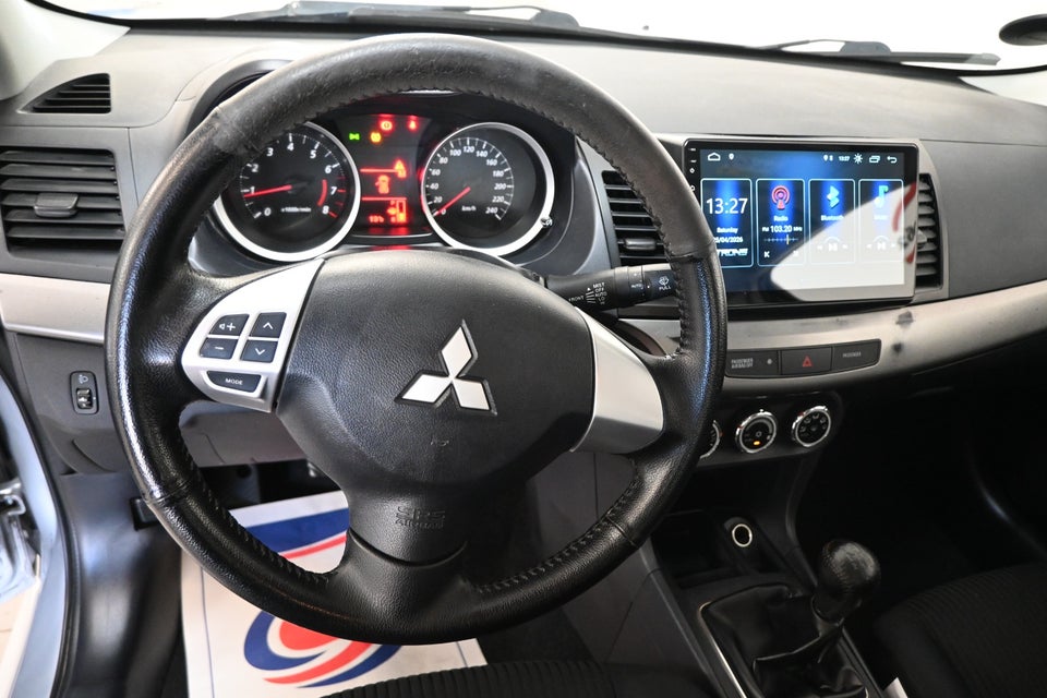 Mitsubishi Lancer 1,6 Invite SportSedan 4d