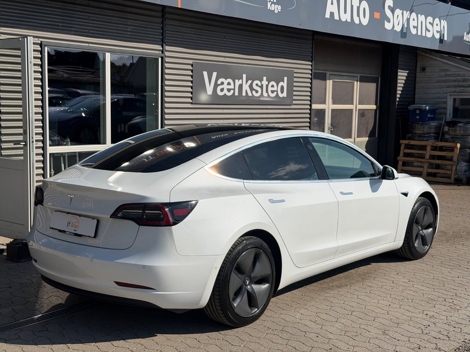 Tesla Model 3 Standard Range+ RWD 4d