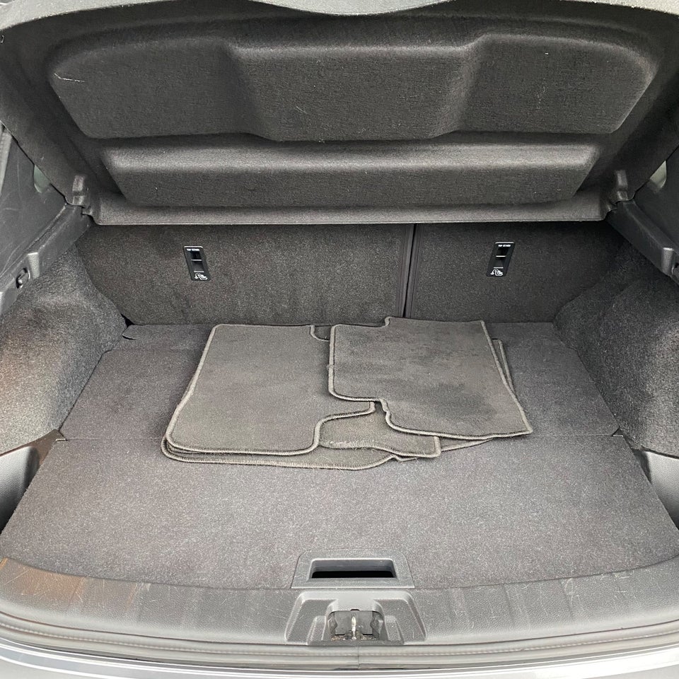 Nissan Qashqai 1,3 Dig-T 140 N-Connecta 5d