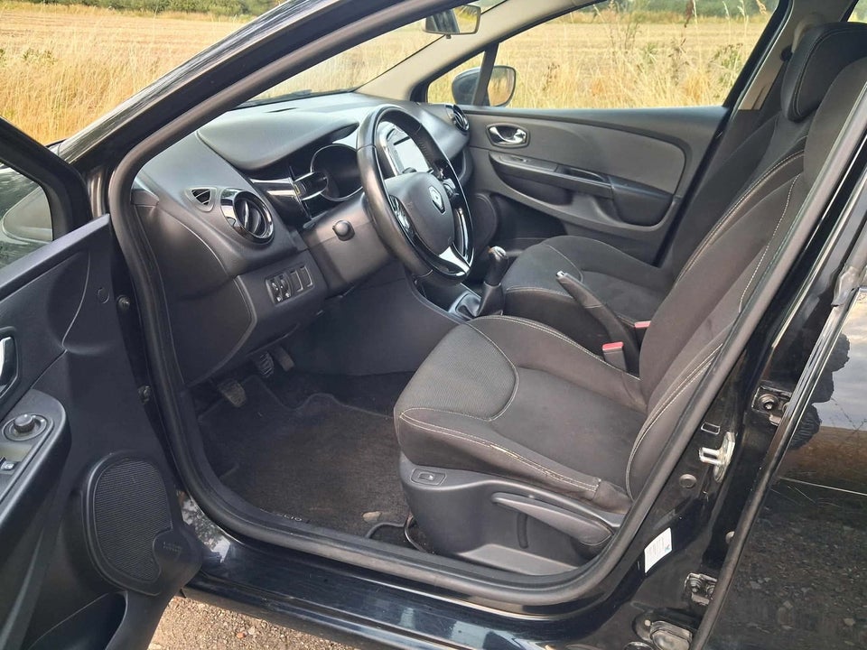 Renault Clio IV 1,2 16V Expression 5d