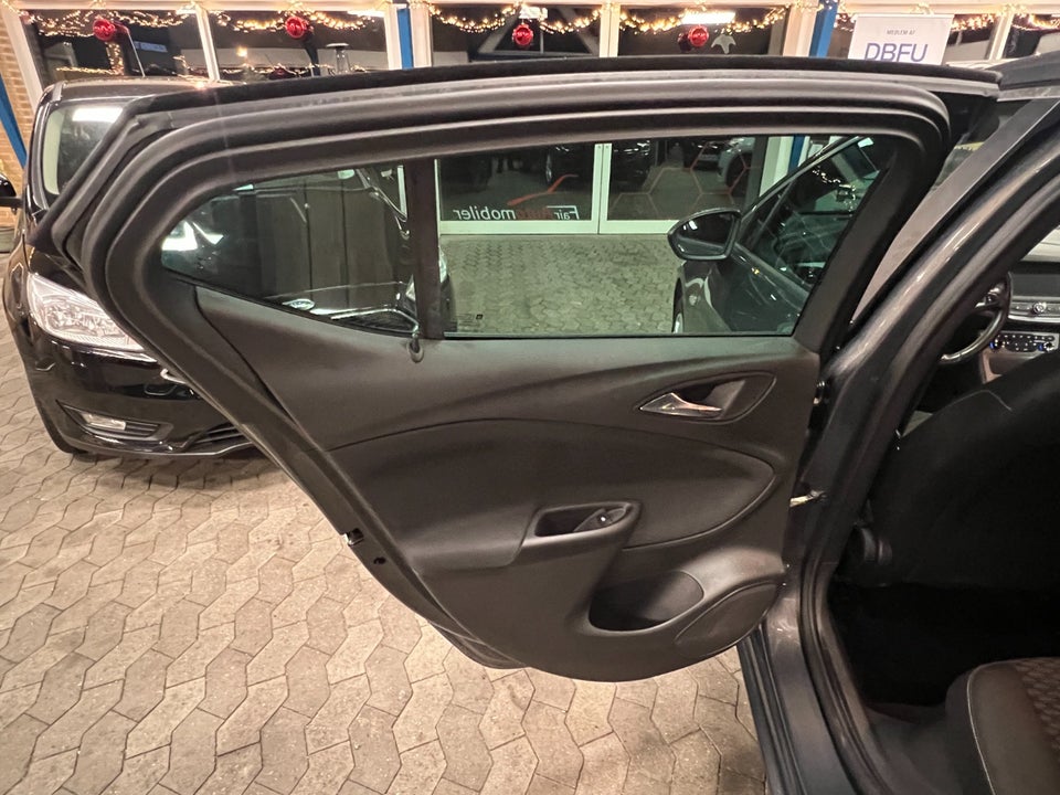 Opel Astra 1,6 CDTi 110 Enjoy 5d