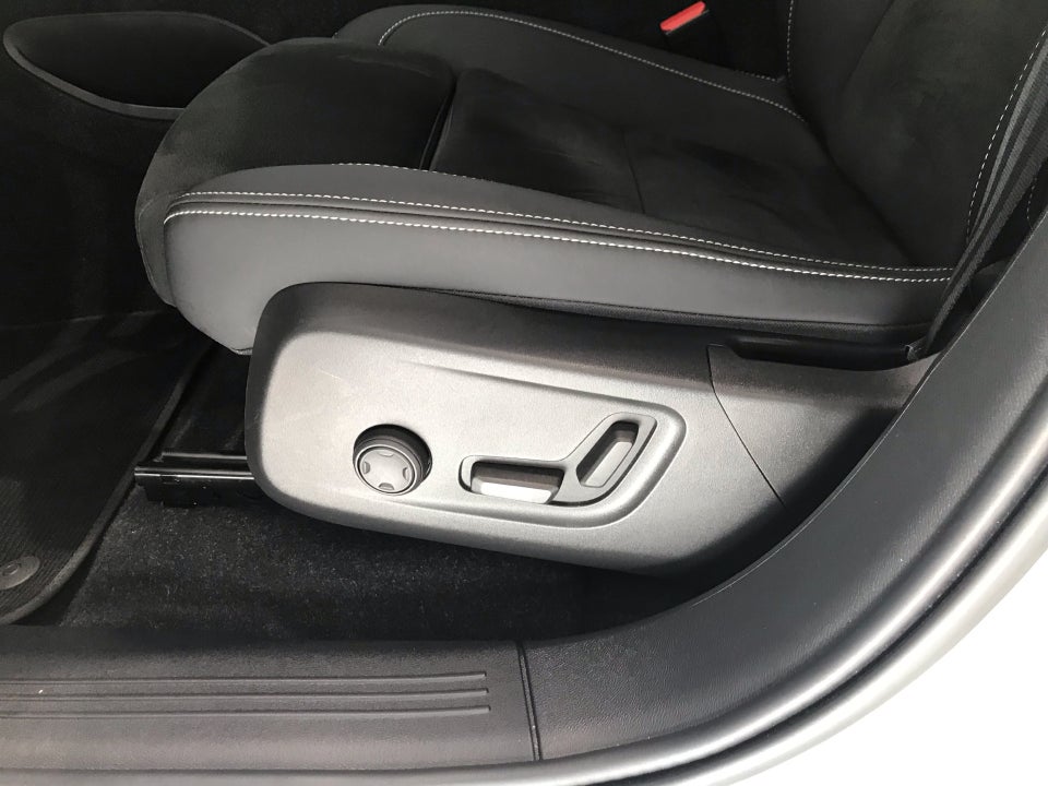 Volvo XC40 P6 ReCharge Ultimate 5d