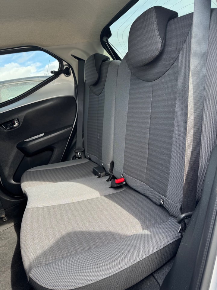 Toyota Aygo 1,0 VVT-i x-cite 5d