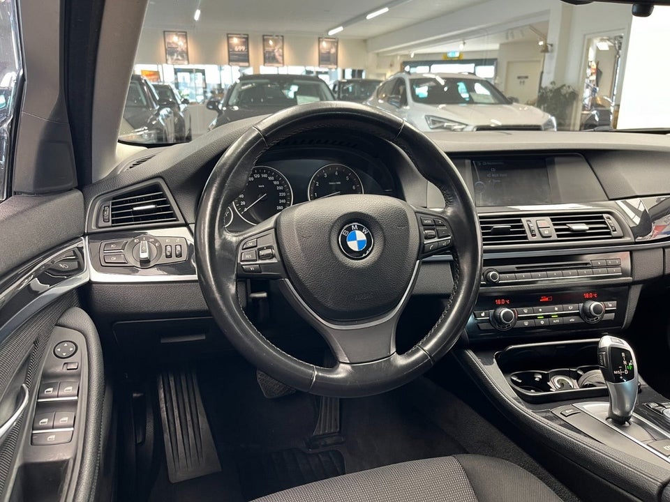 BMW 523i 3,0 Touring aut. 5d