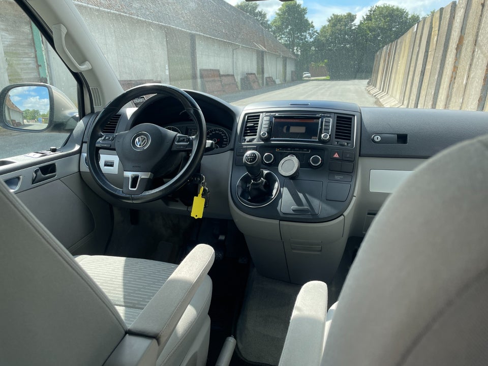 VW Multivan 2,0 TDi 114 Comfortline kort BMT 4d
