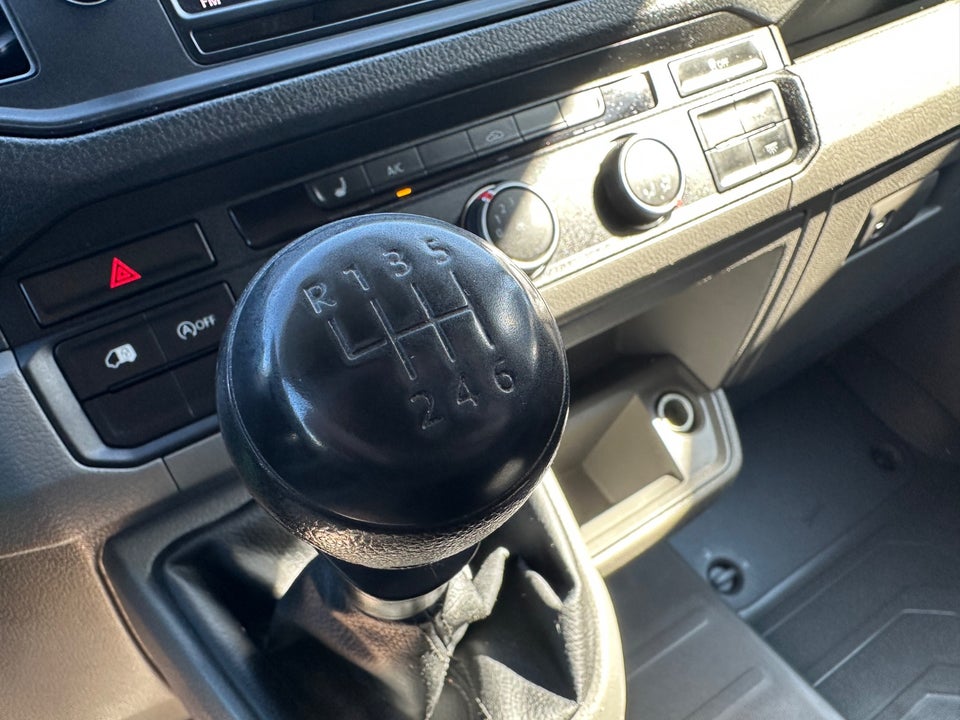VW Crafter 30 2,0 TDi 140 Kassevogn L3H2